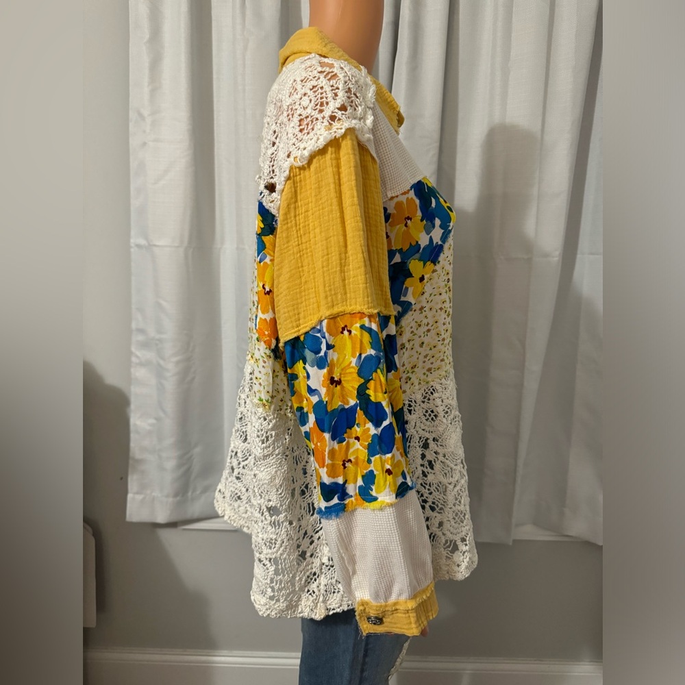 Cool POL size S yellow white blue floral oversized button up long sleeve shirt - Picture 5 of 6
